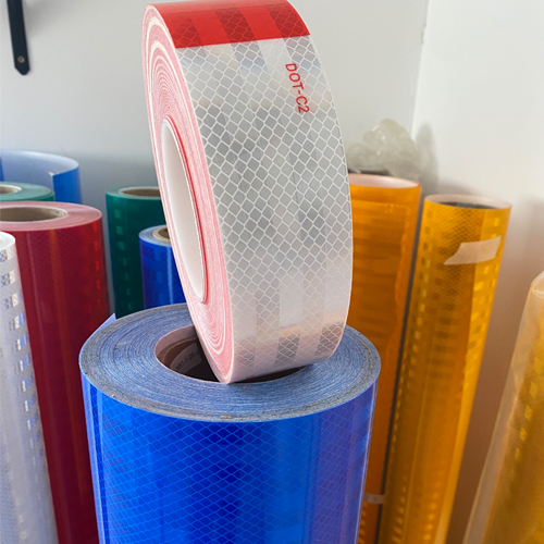 反光膜和反光貼的區(qū)別